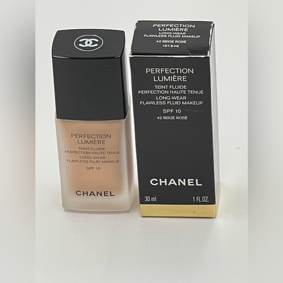 Perfection Lumière Long-Wearing Flawless Fluid Makeup SPF 10. 42 Beige rose - Picture 3 of 8